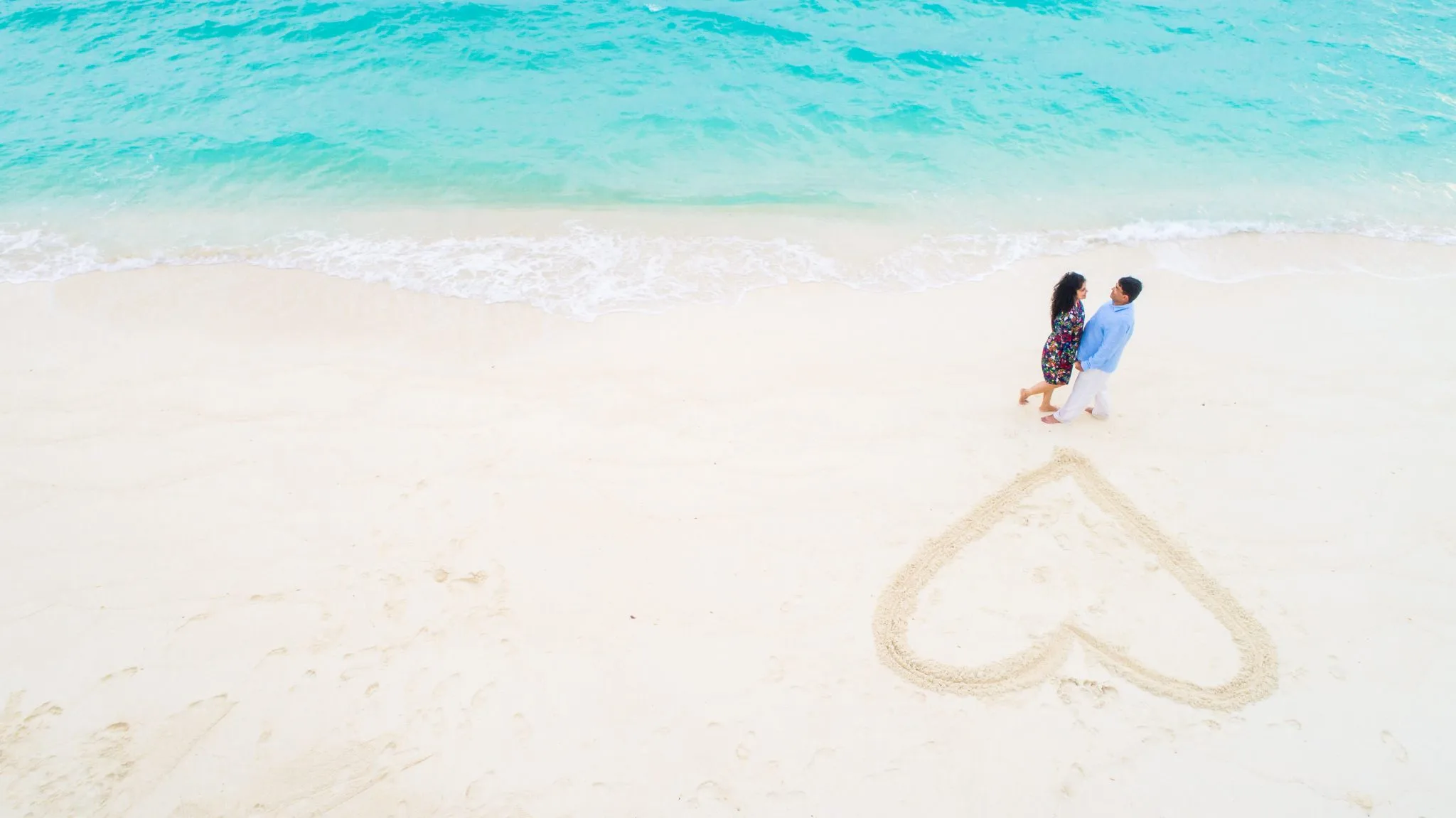 aerial view beach couple 1198832